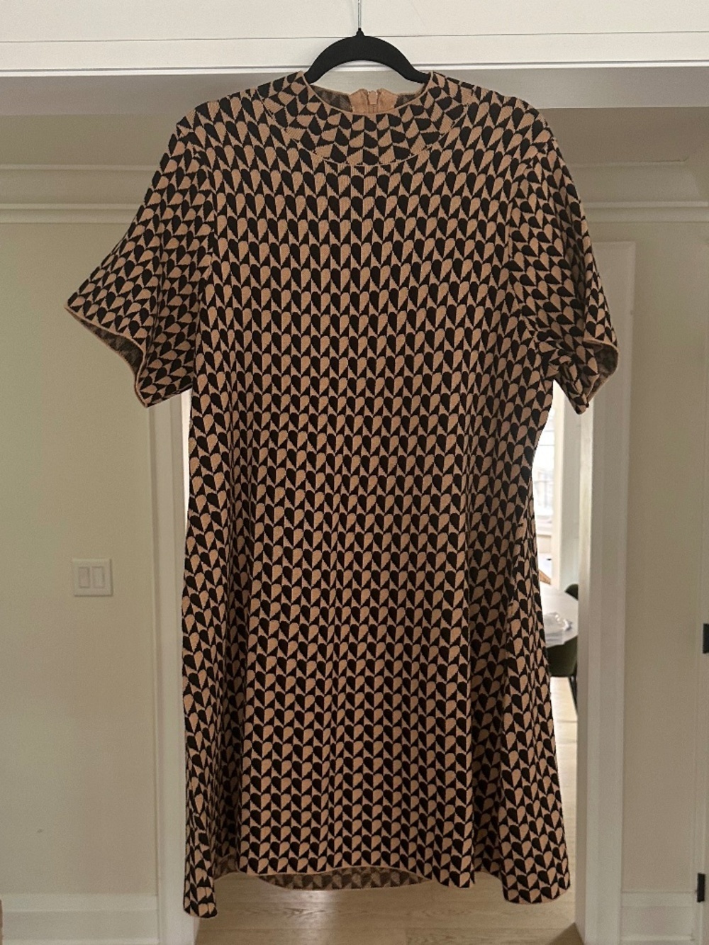 ANTHROPOLOGIE Short-Sleeve Mock-Neck Mod Black & Tan Sweater Mini Dress - 2X - Picture 3 of 16